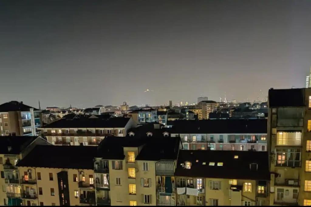 Amazing Apartment With View Near Metro トリノ エクステリア 写真